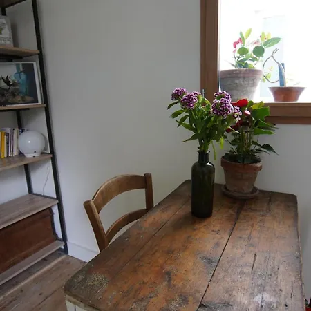 Joli Studio Dans Les Puces * Saint-Ouen (Seine-Saint-Denis)