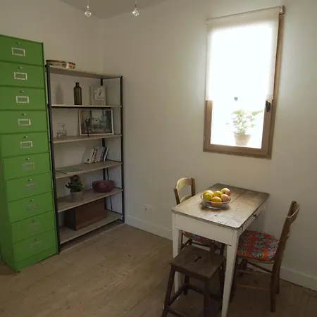 Appartamento Joli Studio Dans Les Puces