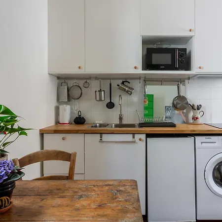 Joli Studio Dans Les Puces Saint-Ouen (Seine-Saint-Denis)