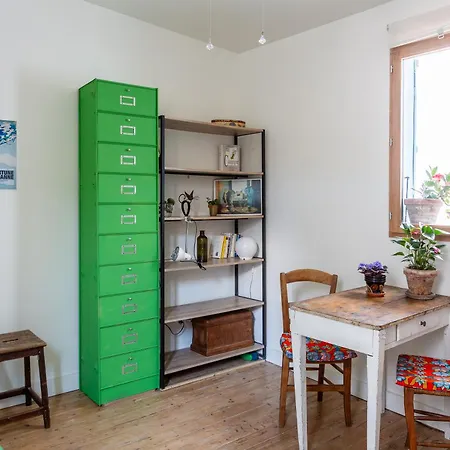 Joli Studio Dans Les Puces