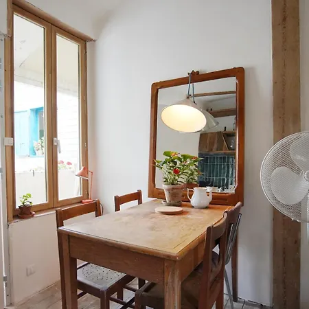Appartamento Joli Studio Dans Les Puces