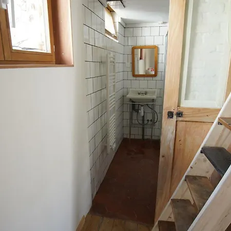 Joli Studio Dans Les Puces Appartamento