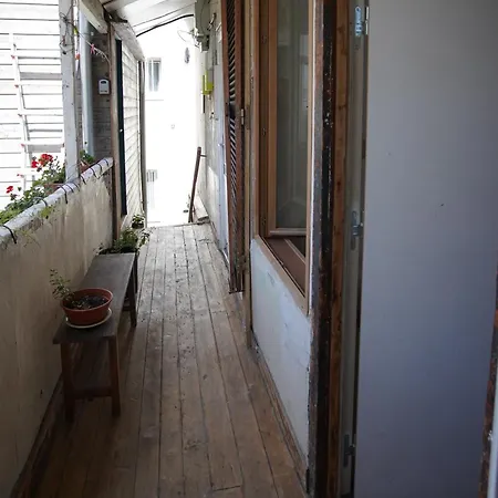 Joli Studio Dans Les Puces * Saint-Ouen (Seine-Saint-Denis)